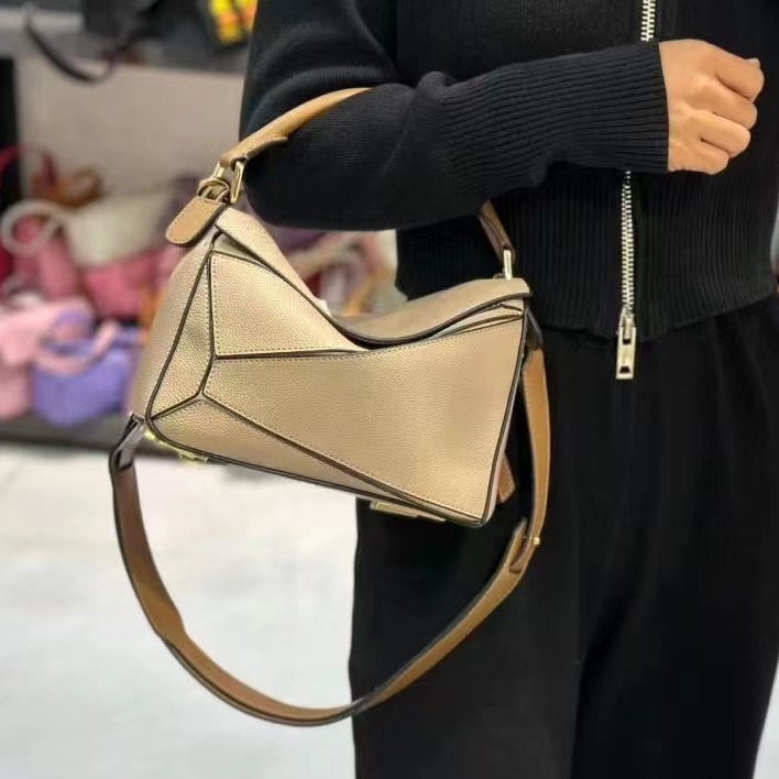 DUDK ženska torba od prave kože u francuskom stilu, 2024 model, geometrijski dizajn s dijamantnim uzorkom, za crossbody i nošenje preko ramena, oblik jastuka