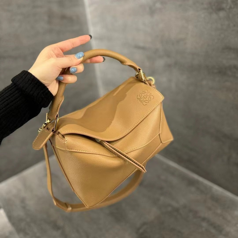 DUDK ženska torba od prave kože u francuskom stilu, 2024 model, geometrijski dizajn s dijamantnim uzorkom, za crossbody i nošenje preko ramena, oblik jastuka
