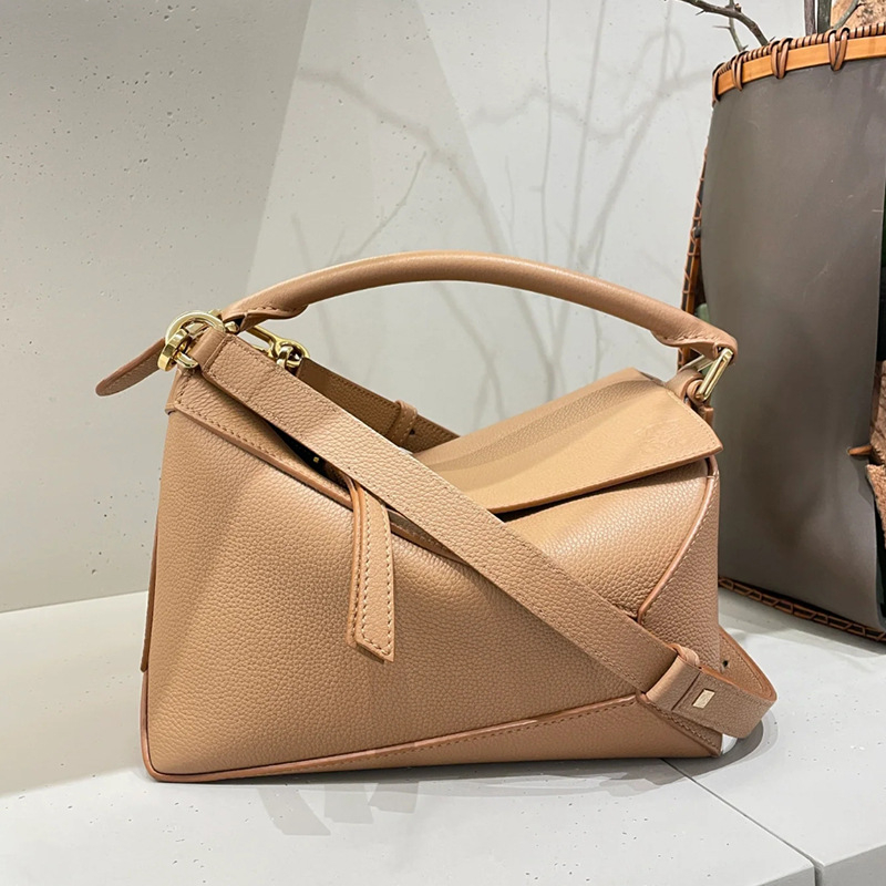DUDK ženska torba od prave kože u francuskom stilu, 2024 model, geometrijski dizajn s dijamantnim uzorkom, za crossbody i nošenje preko ramena, oblik jastuka