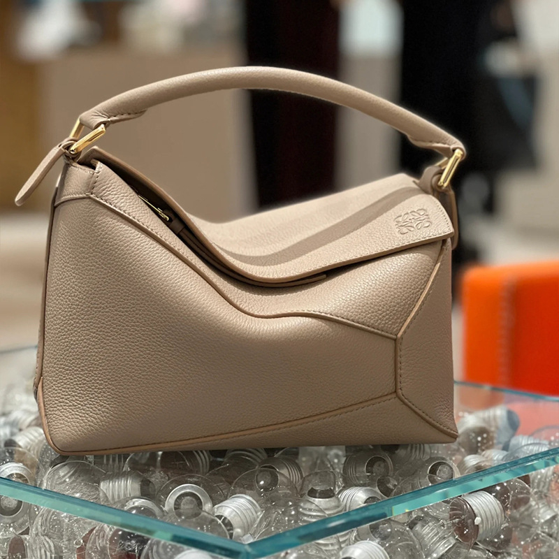 DUDK ženska torba od prave kože u francuskom stilu, 2024 model, geometrijski dizajn s dijamantnim uzorkom, za crossbody i nošenje preko ramena, oblik jastuka