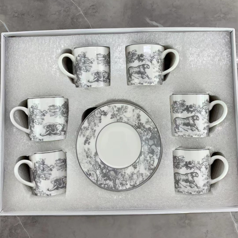 Set ceramic de cafea în stil european, cu farfurioare pentru ceai, cești pentru desert, stil espresso turcesc, în cutie cadou