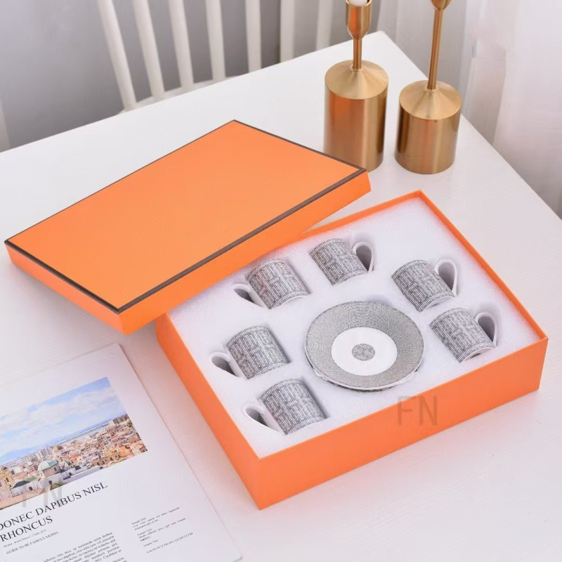 Set ceramic de cafea în stil european, cu farfurioare pentru ceai, cești pentru desert, stil espresso turcesc, în cutie cadou