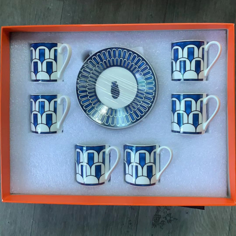 Set ceramic de cafea în stil european, cu farfurioare pentru ceai, cești pentru desert, stil espresso turcesc, în cutie cadou