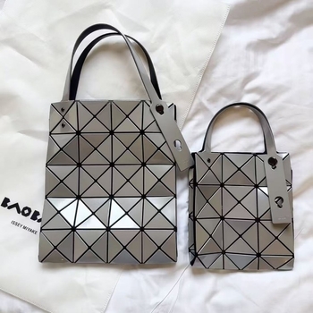Mat torba s dijamantnim šavom i 6 pretinaca — za rame, ispod ruke, u ruci i crossbody