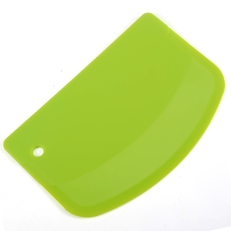 Instrumente de panificație: spatulă din plastic pentru aluat, tăietor și feliator de aluat, spatulă pentru tăițeii de orez, ustensile pentru coacere