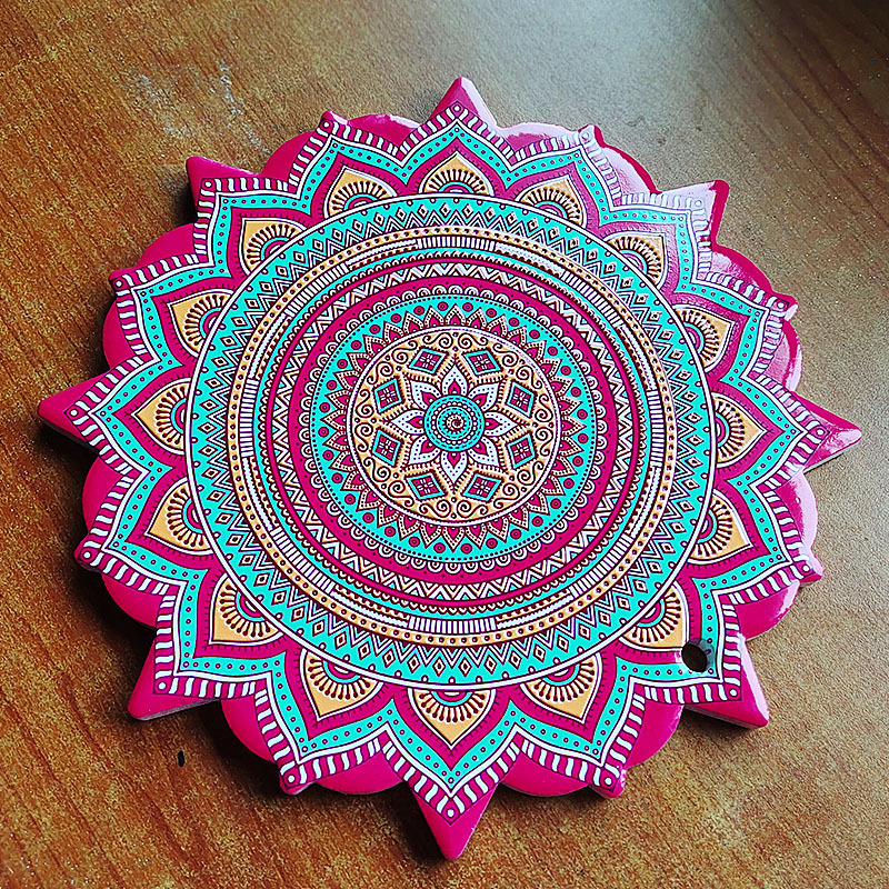 Mandala ανάγλυφη κεραμική σουπλά 20 cm με φλοράλ μοτίβο