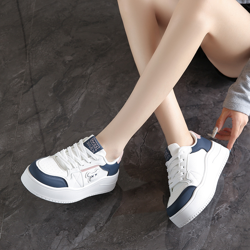 Ženske bijele tenisice s debelim potplatom, korejskog stila casual sneakers na vezanje, PU gornji dio