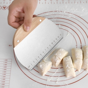 Spatulă din oțel inox cu mâner din lemn – ustensilă de bucătărie pentru aluat, tăiței, clătite și făină