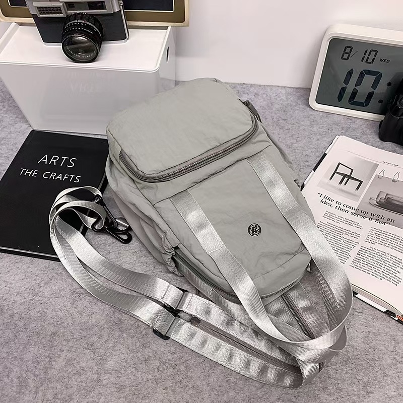 Dvojno funkcionalna crossbody torba i platneni ruksak za putovanja, lagana, unisex, model 2026
