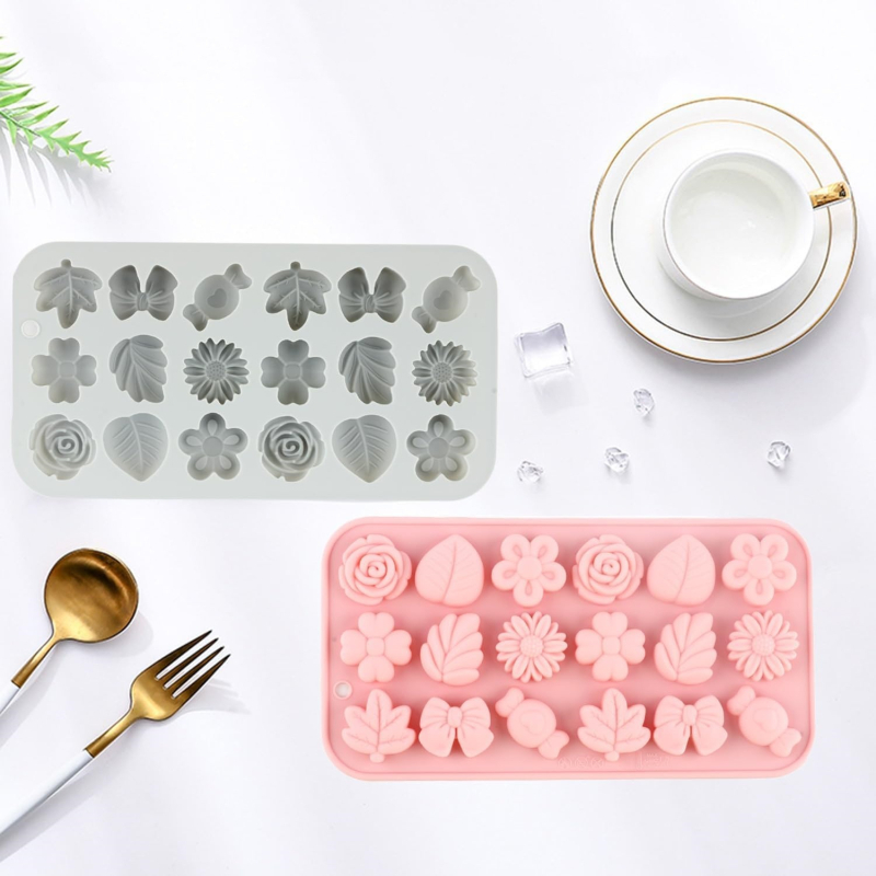 Set de 18 forme din silicon cu forme variate: flori mici, frunze, bomboane, fundițe pentru copt prăjituri și ciocolate