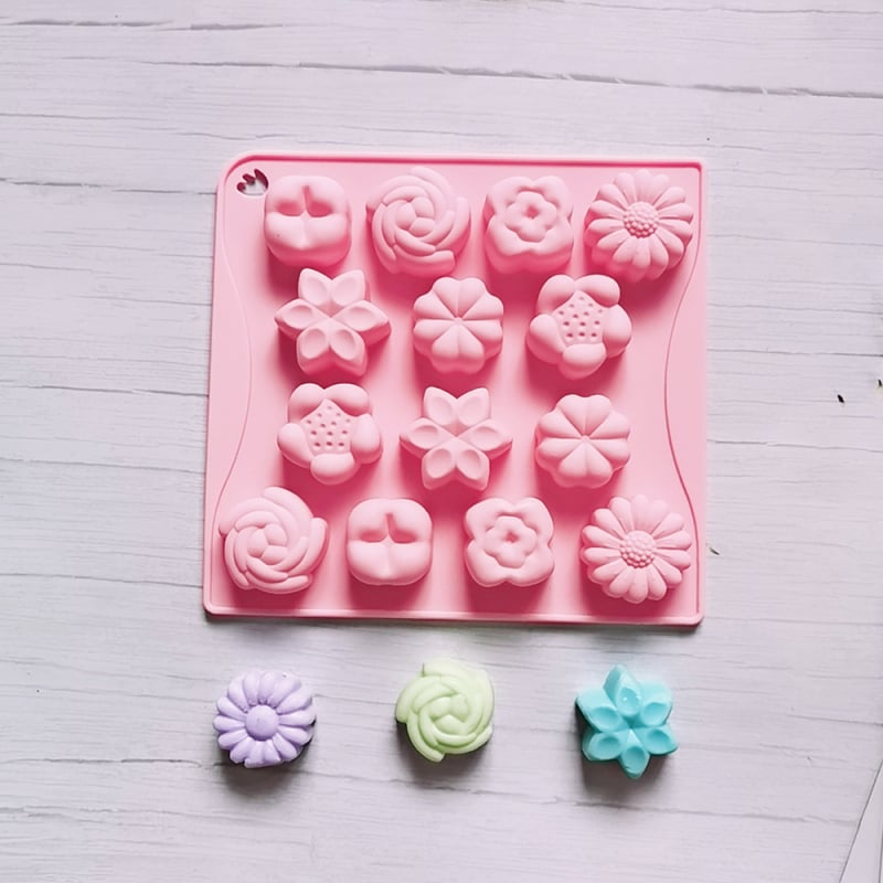 Set forme din silicon, cu 14 modele florale, 60 de forme pentru prăjituri, înghețată, budincă, deserturi și săpun