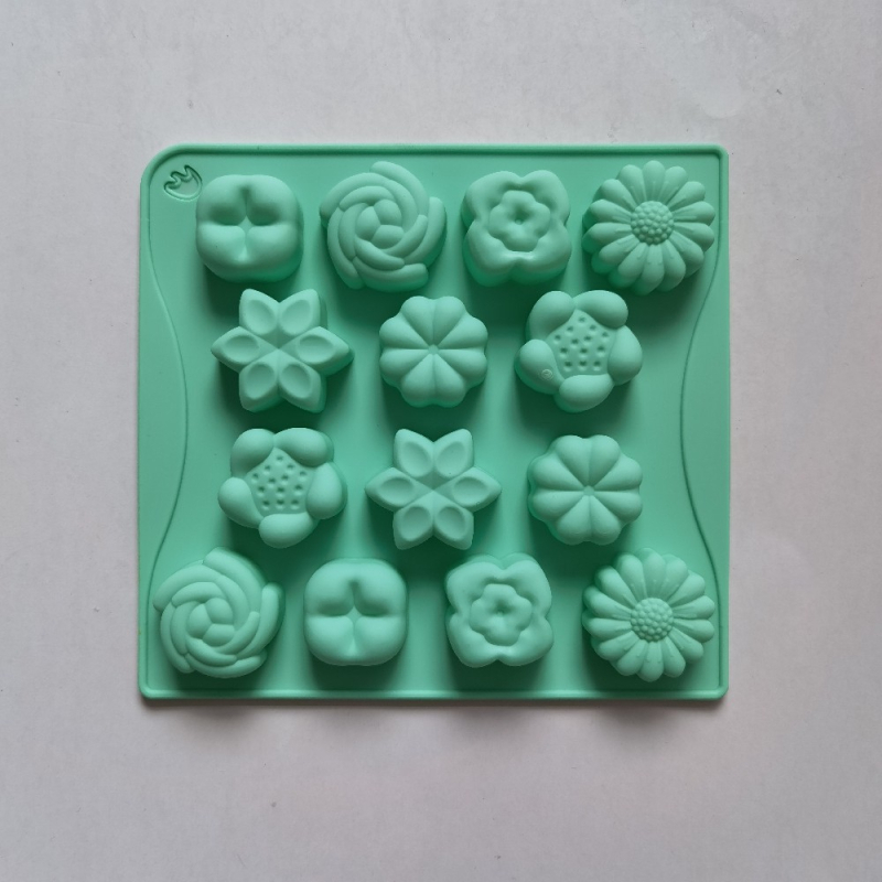 Set forme din silicon, cu 14 modele florale, 60 de forme pentru prăjituri, înghețată, budincă, deserturi și săpun