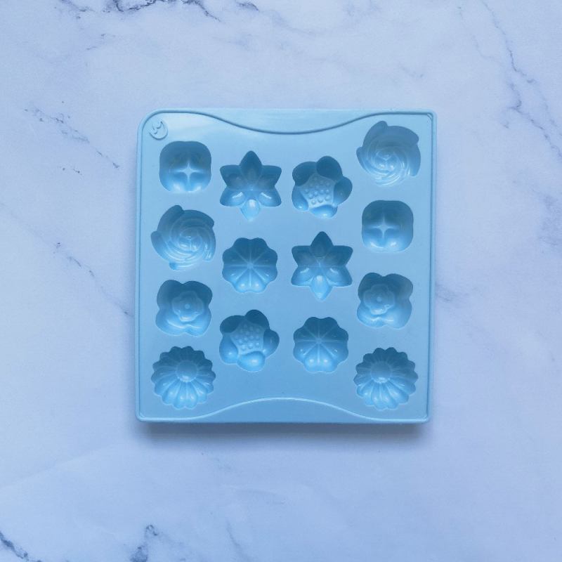 Set forme din silicon, cu 14 modele florale, 60 de forme pentru prăjituri, înghețată, budincă, deserturi și săpun