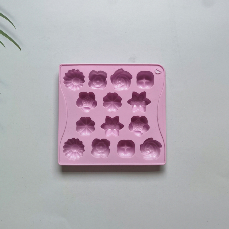 Set forme din silicon, cu 14 modele florale, 60 de forme pentru prăjituri, înghețată, budincă, deserturi și săpun