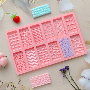 Set din siliconă cu 12 cavități pentru ciocolată, fondant, fursecuri, jeleu, budincă și prăjituri