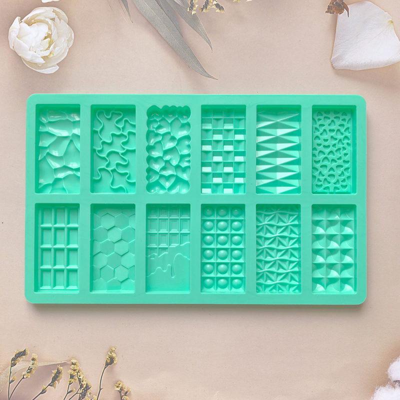 Set din siliconă cu 12 cavități pentru ciocolată, fondant, fursecuri, jeleu, budincă și prăjituri