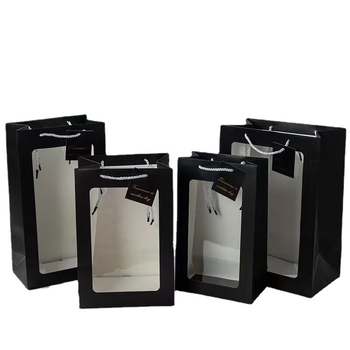 Geantă de cadouri din hârtie cu fereastră transparentă, mâner, bază pătrată, carton alb; ambalaj general. Disponibilă în negru, roz, roșu și alb (design vertical)