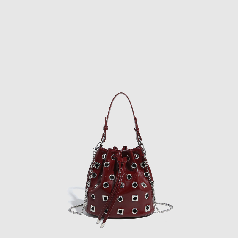 PU bucket torba s rivet detaljima i prorezima u punk stilu, podesivi remen za crossbody, ženska svakodnevna moda