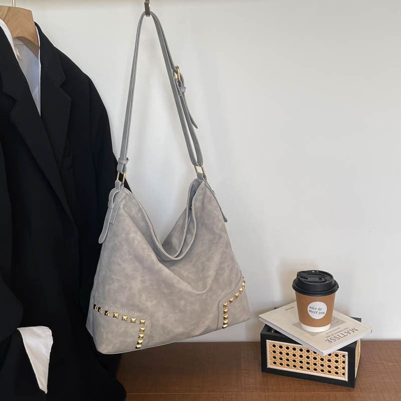 Ženska torba velike kapacitete, preko ramena, crossbody, s velur teksturom i nitima
