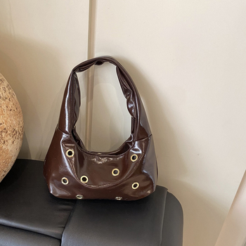 Ženska crossbody torba u korejskom stilu, velika kapaciteta, tekstura riveta, proljeće 2025