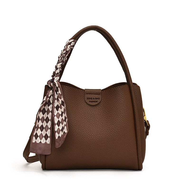 Ženska bucket bag s dojmom luksuza, teksturirana jednobojna, svakodnevna upotreba, gradski stil, jesen-zima 2024