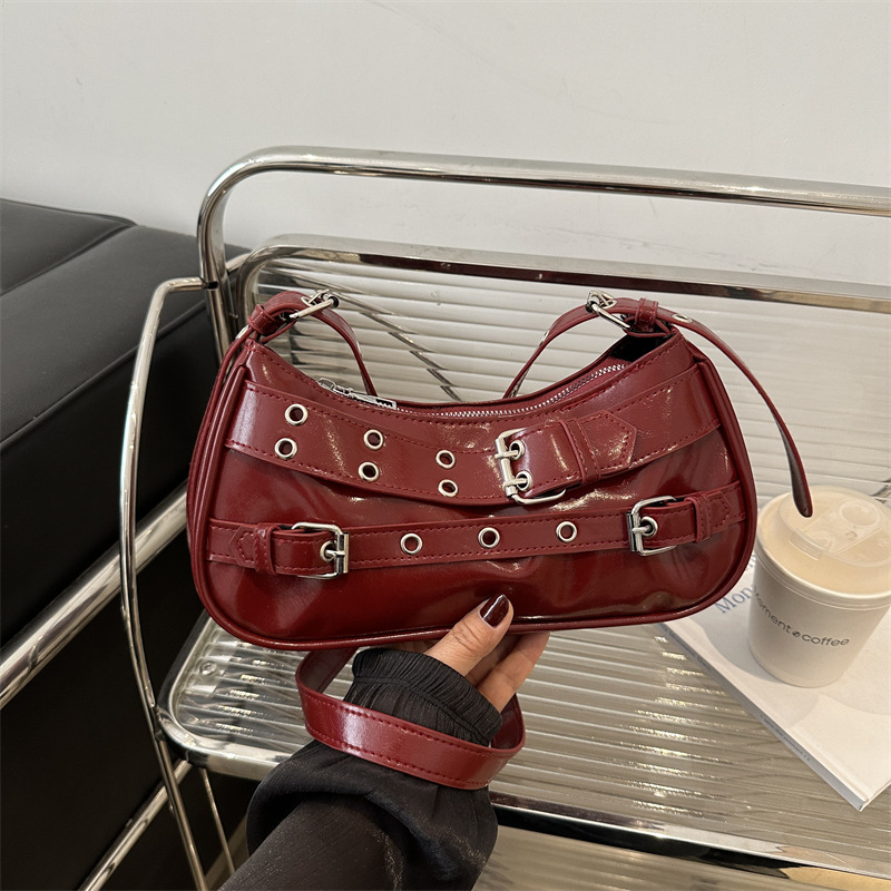 PU torbica s rivetima za pazuh, crossbody za žene, proljeće 2025 – minimalistički dizajn