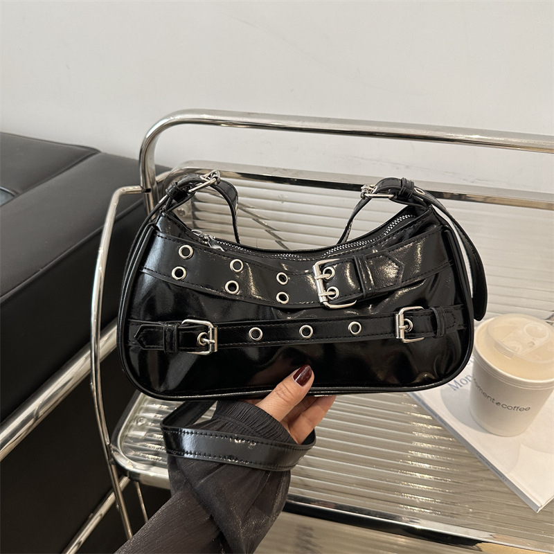 PU torbica s rivetima za pazuh, crossbody za žene, proljeće 2025 – minimalistički dizajn