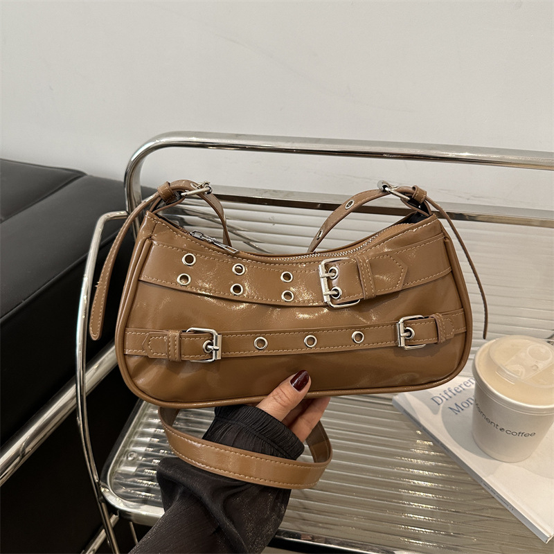 PU torbica s rivetima za pazuh, crossbody za žene, proljeće 2025 – minimalistički dizajn
