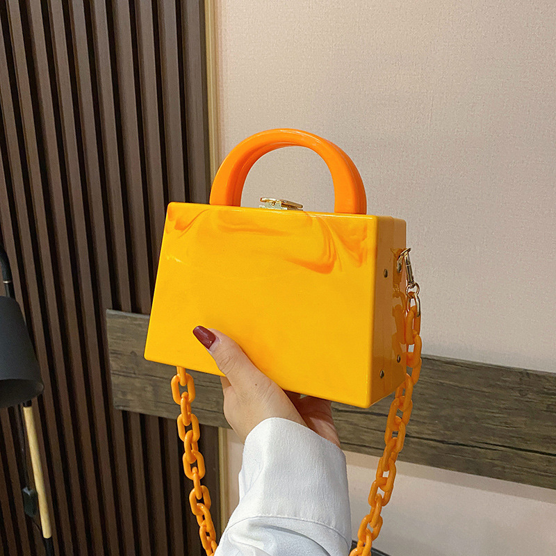 Ženska akrilna lančana crossbody torba, srednje veličine, mala kvadratna forma