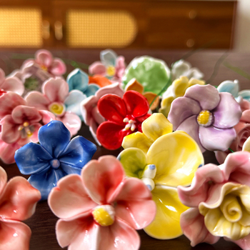 Buchet din flori ceramice mari, bujor, lucrat manual, decor pentru casă