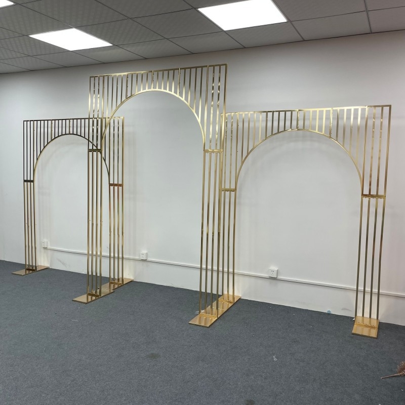 Cadru de fundal auriu pentru nuntă cu arc placat, pentru ceremonii în aer liber