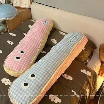 Pernă lungă Dopamină în carouri, cu husă de ice-silk, pentru somn pe o parte și sprijin pentru picioare