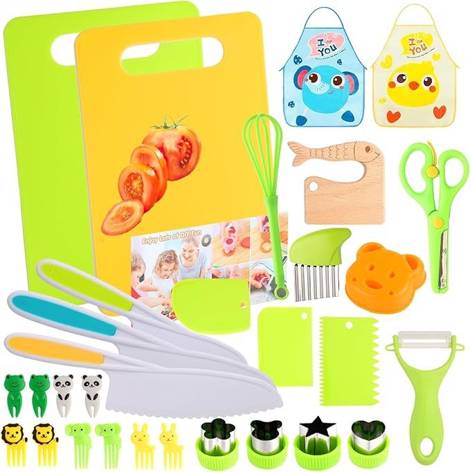 Set de bucătărie din plastic pentru copii, 22 piese: tăietoare pentru fructe, tăietor de cartofi, tel de ouă și accesorii pentru coacere