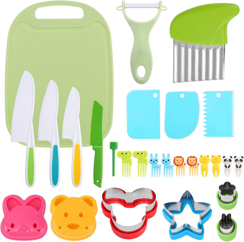 Set de bucătărie din plastic pentru copii, 22 piese: tăietoare pentru fructe, tăietor de cartofi, tel de ouă și accesorii pentru coacere