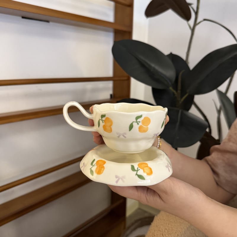 Set din ceramică: cană de cafea și farfurie, pictate manual, în stil francez, cu model floral, pentru ceaiul de după-amiază