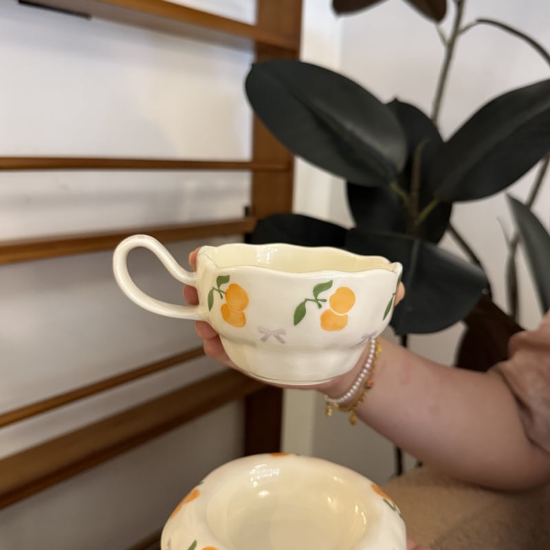 Set din ceramică: cană de cafea și farfurie, pictate manual, în stil francez, cu model floral, pentru ceaiul de după-amiază