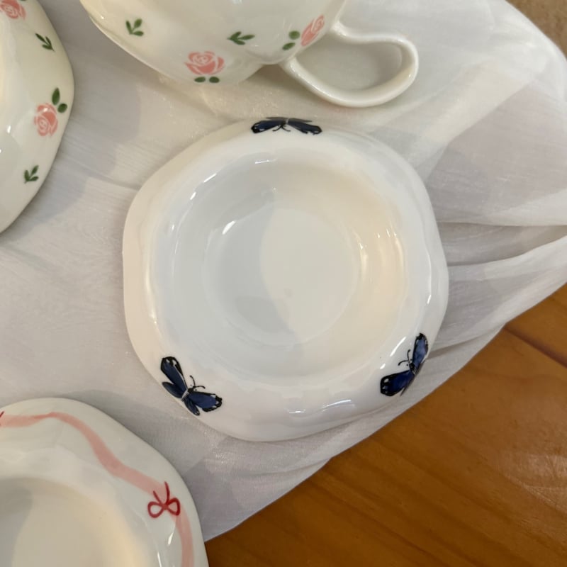 Set din ceramică: cană de cafea și farfurie, pictate manual, în stil francez, cu model floral, pentru ceaiul de după-amiază