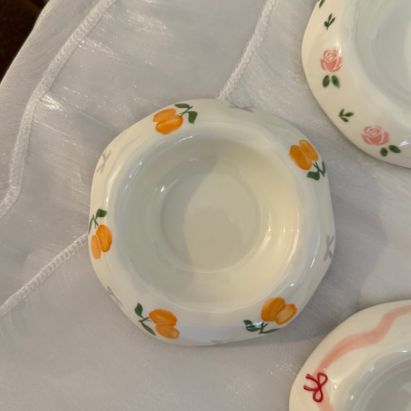 Set din ceramică: cană de cafea și farfurie, pictate manual, în stil francez, cu model floral, pentru ceaiul de după-amiază