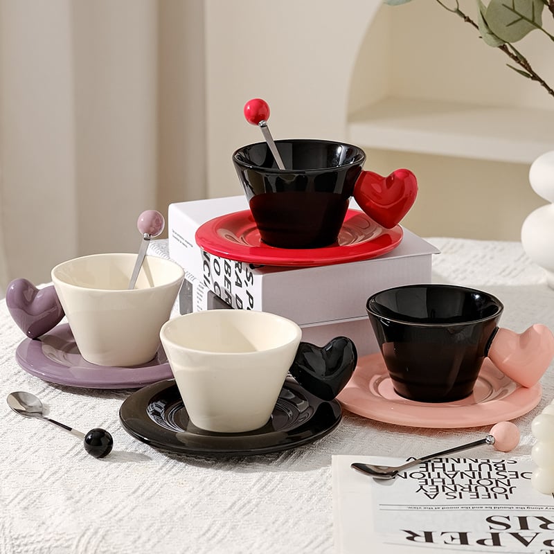 Set ceramic cușă de cafea în formă de inimă, cu farfuriu și platou pentru desert, ideal pentru ceaiul de după-amiază