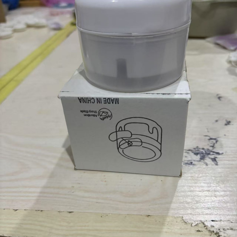 Mini zdrobitor de usturoi – presă de usturoi manuală pentru uz casnic