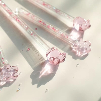 Baghetă de amestecare din sticlă transparentă, cu accente de cristale, motiv cer înstelat, amprente de labă de pisică și flor i sakură — accesoriu pentru ceașcă
