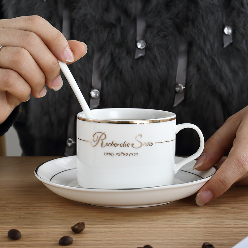Set de cești de cafea și farfurioare din ceramică, design creativ minimalist pentru ceaiul de după-amiază