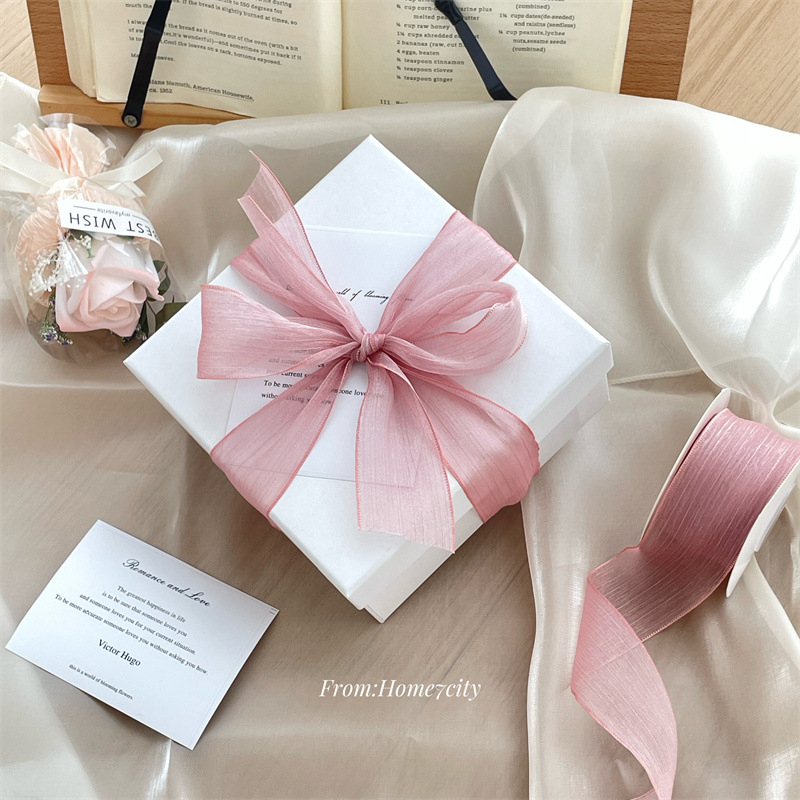 Panglică de organza cu textură strălucitoare, pliuri delicate, pentru împachetarea cadourilor și decorarea florilor
