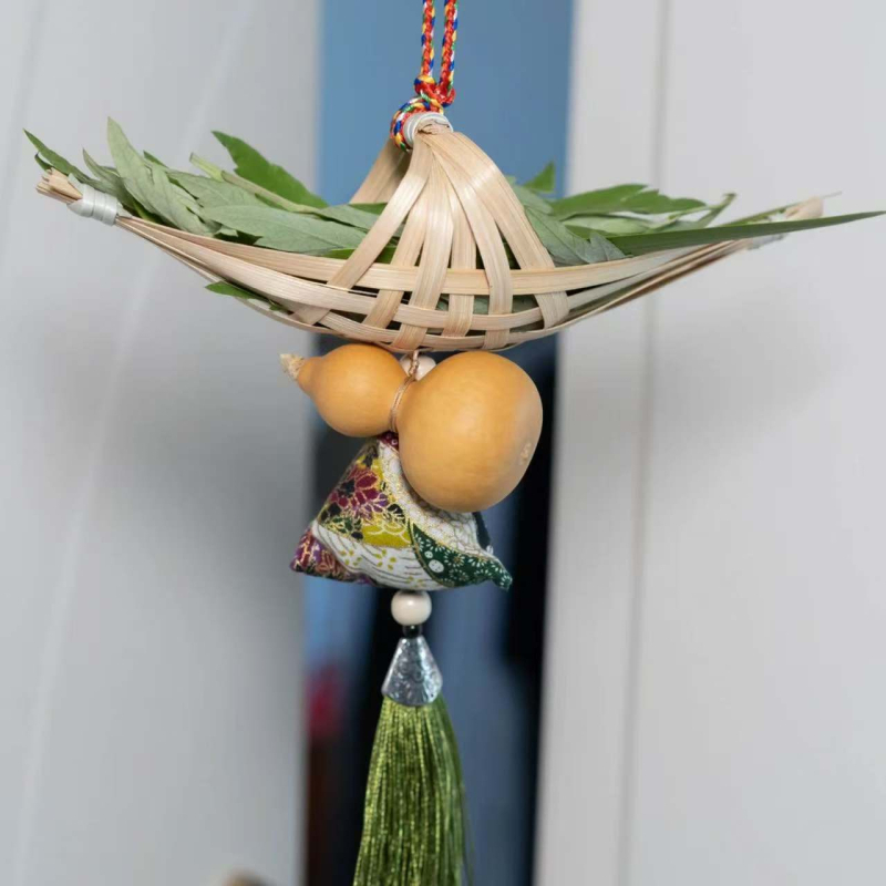 Pandantiv din bambus, cu săculeț de pelin pentru repelent, buchet de agățat la ușă – DIY set