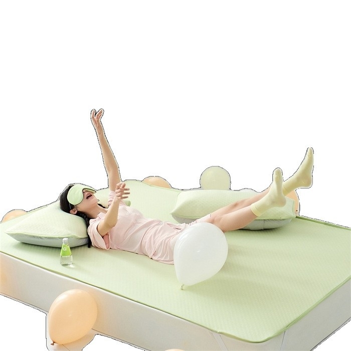 Covoraș de răcire tip sandwich din 100% nylon, cu ice silk, pentru pat de 1,5 m