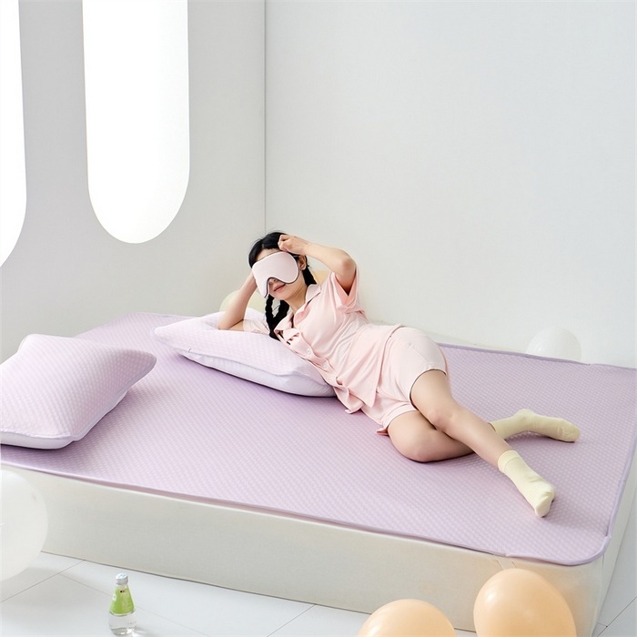 Covoraș de răcire tip sandwich din 100% nylon, cu ice silk, pentru pat de 1,5 m