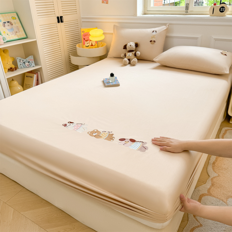 Set de lenjerie pentru copii, 3 piese, din 100% bumbac: cearșaf cu elastic, husă de pat și protecție pentru saltea cu suprafață antiderapantă
