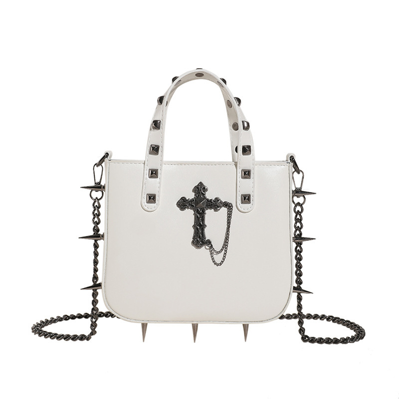 Ženska torba u gotičkom stilu sa zakovicama, dekorom lubanje i križa, crossbody torba