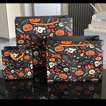 Saci de cadouri din hârtie cu mâner, design cartoon pentru Halloween și Paște