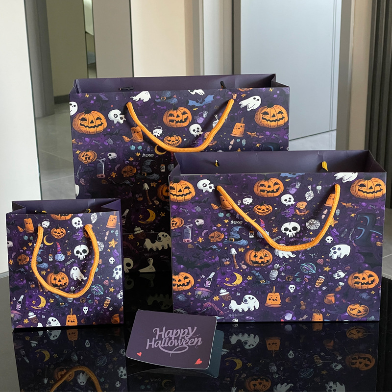 Saci de cadouri din hârtie cu mâner, design cartoon pentru Halloween și Paște